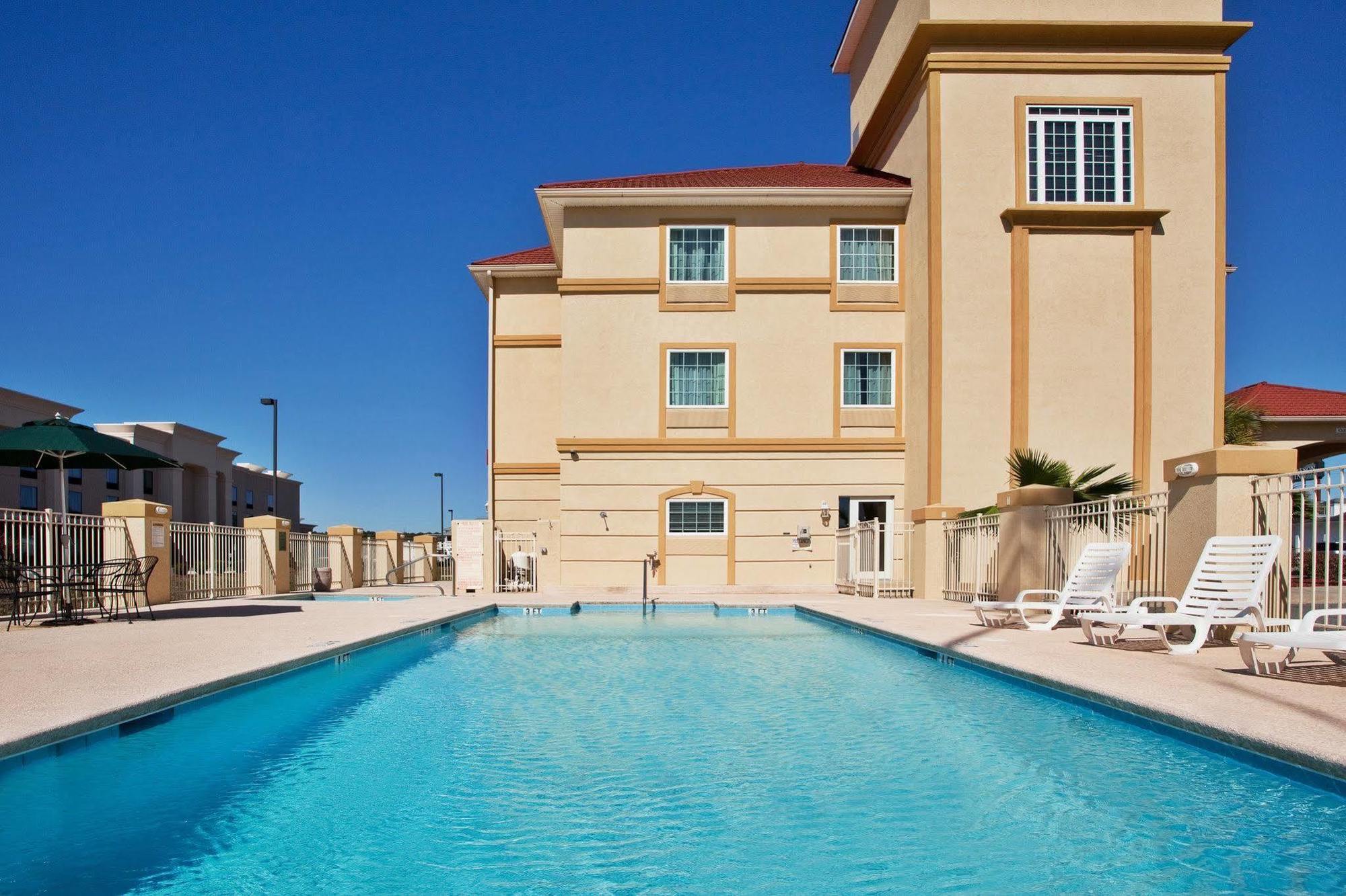 Hotel La Quinta By Wyndham Kingsland/Kings Bay Naval B Exterior foto